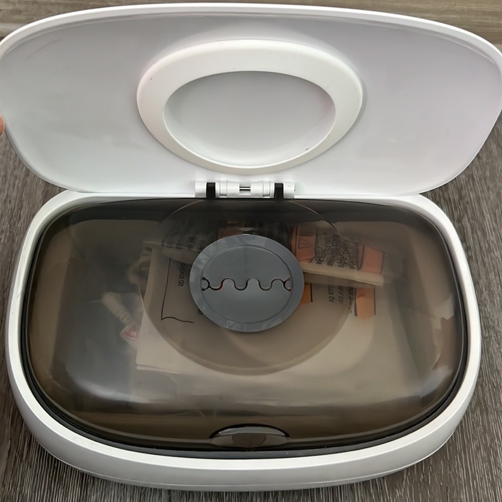 Wipe warmer